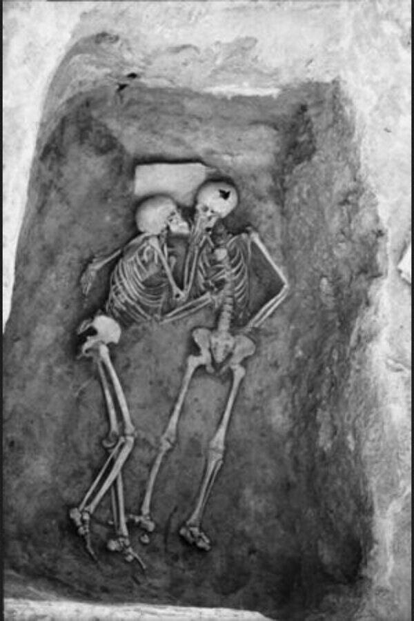 31 - The 2800 year old kiss