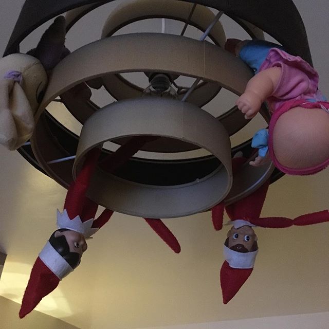 elf-on-the-shelf-things-life-15258992_988018414636142_6525461662420434944_n